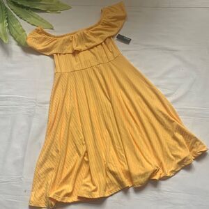 ⭐️NWT ardene off shoulder dress⭐️